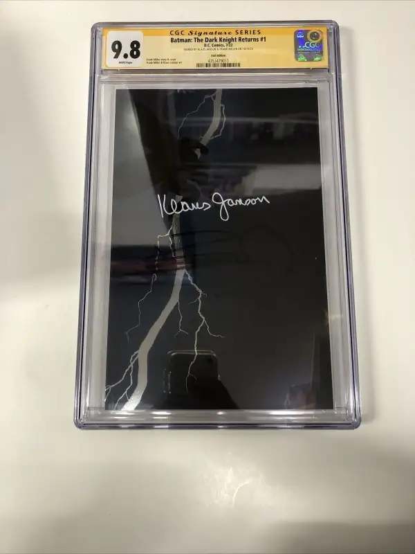 Batman: The Dark Knight Returns #1 (DC Comics, 2022), CGC 9.8 graded comic book, Signature Series label — front cover in its holder